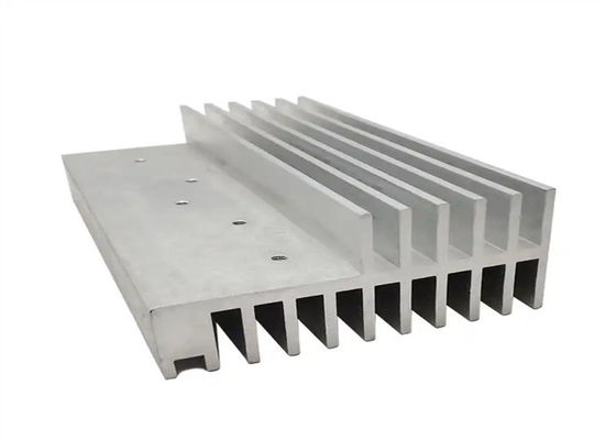 Polieren von extrudierten Aluminium-Extrusionswärmesenkprofilen