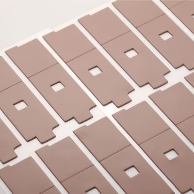 Hohe Volumenwiderstandsfähigkeit kundenspezifisches CPU-Wärmepad mit Optionsdichte 3,0 ± 0,5 G/cm3