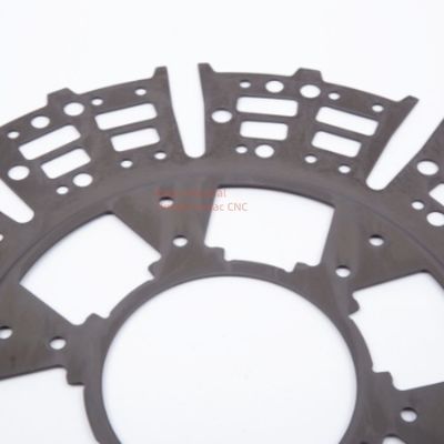 Kundenspezifischer Stanzservice für hochpräzise Blechteile mit einer Dicke von 0,5 mm und 10 mm