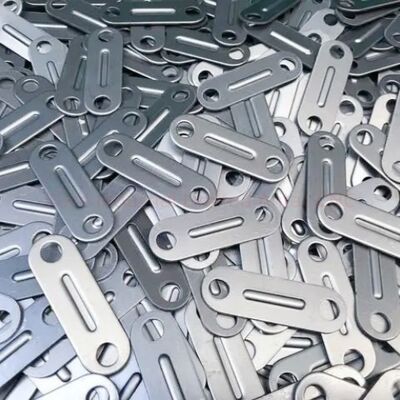 Kundenspezifische Metallstempeldienste für OEMs, die Produktionsabläufe und eine überlegene Leistung von Metallteilen bieten